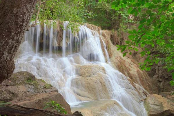 Erawan vattenfall nationalpark, thailand — Stockfoto