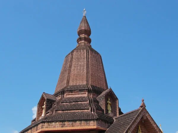 Pagoda en un templo en Tailandia —  Fotos de Stock