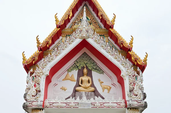 Detail of ornately decorated temple roof — Stock Photo, Image