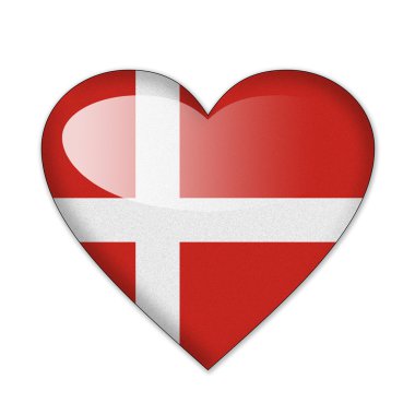 Danimarka bayrağı beyaz zemin üzerine izole kalp şeklinde