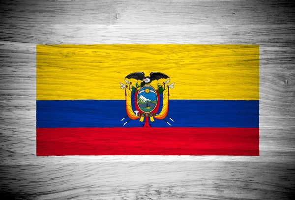 Bandera de Ecuador sobre textura de madera —  Fotos de Stock