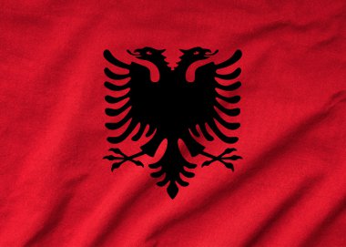 Arnavutluk bayrağı karıştırdı