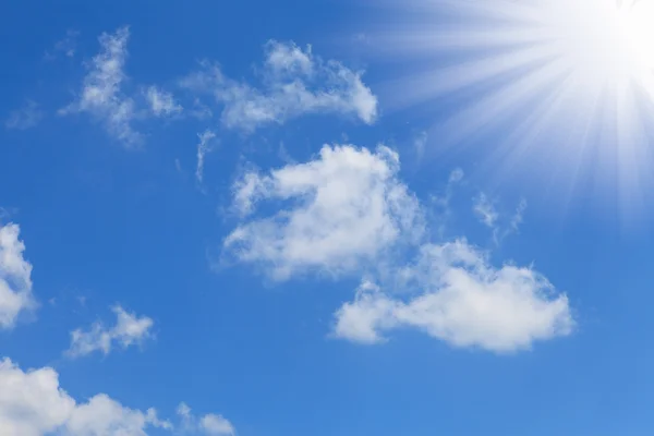 Cielo azul con nube — Foto de Stock