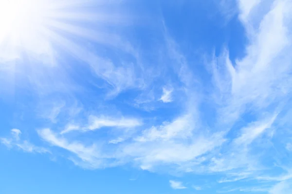 Cielo azul con nube — Foto de Stock