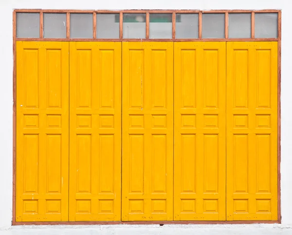伝統的なタイスタイルの黄色いドア — ストック写真