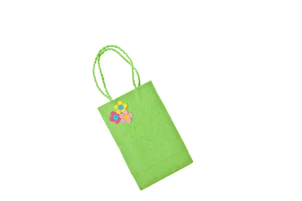 Grüne Maulbeerpapiertasche isoliert auf weißem Hintergrund — Stockfoto