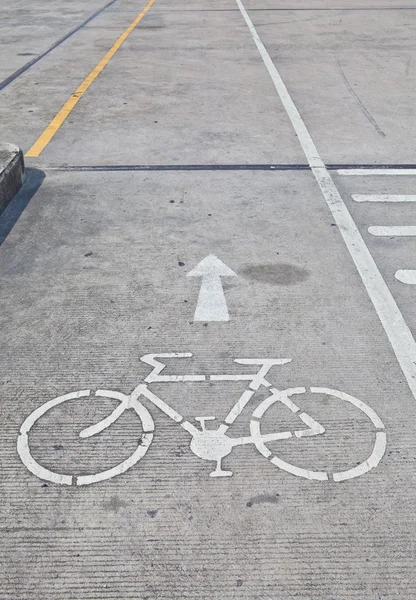 Sinal de bicicleta, pista de bicicleta — Fotografia de Stock