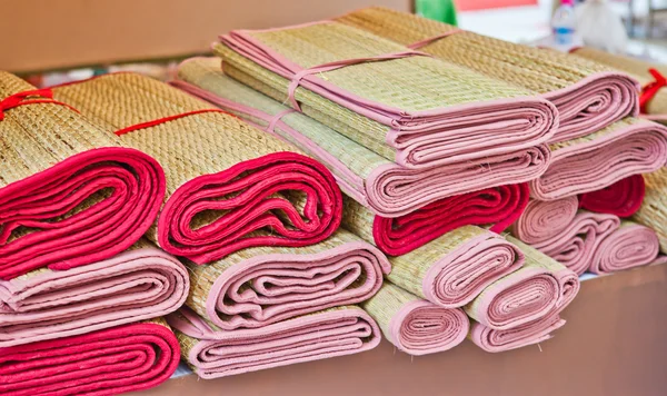 Куча бамбукового коврика — стоковое фото