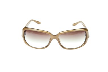 Beyaz arka plan üzerinde izole moda güneş gözlüğü