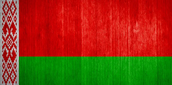 벨로루시의 깃발에 나무 배경 — 스톡 사진