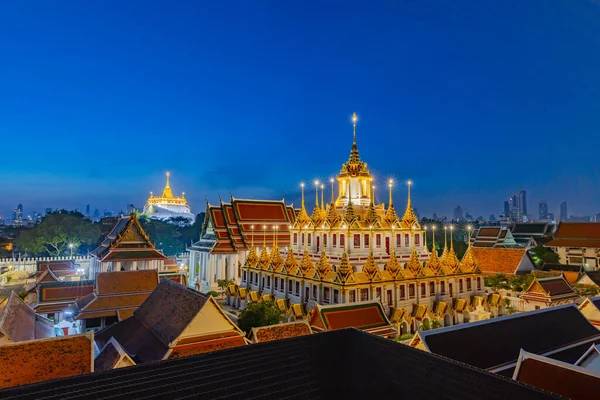 Wat Ratchanaddaram Loha Prasat Metal Palace Natten Før Solopgang Turistdestination - Stock-foto