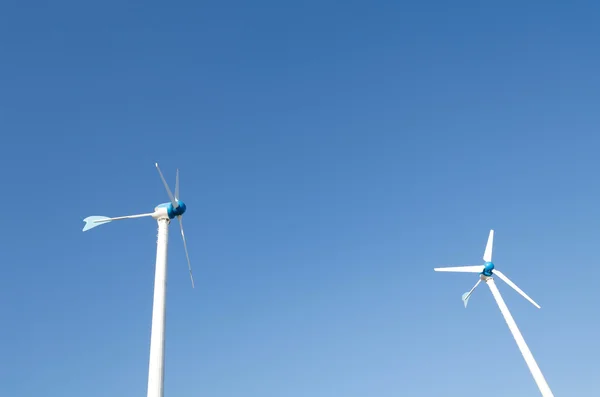 Molinos de viento generadores de energía —  Fotos de Stock