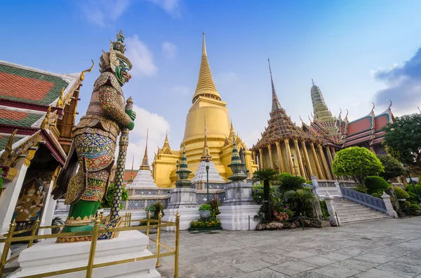 Wat phra kaeo, Chrám smaragdového Budhy a domovem — Stock fotografie