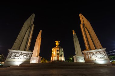 Gece demokrasi abidesi, Bangkok, Tayland