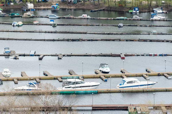 Small Yacht Marine Kiev Gloomy Spring Day — Stockfoto