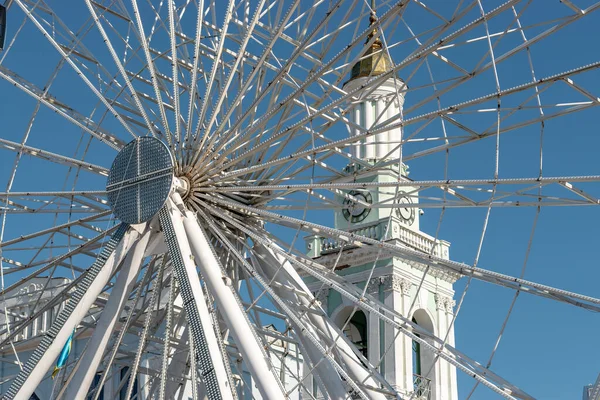 View Modern Ferris Wheel Background Blue Sky Kyiv City — Stok fotoğraf