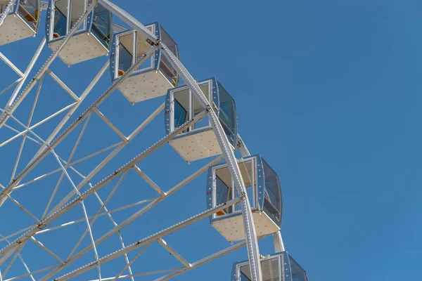 View Modern Ferris Wheel Background Blue Sky Kyiv City — Stok fotoğraf