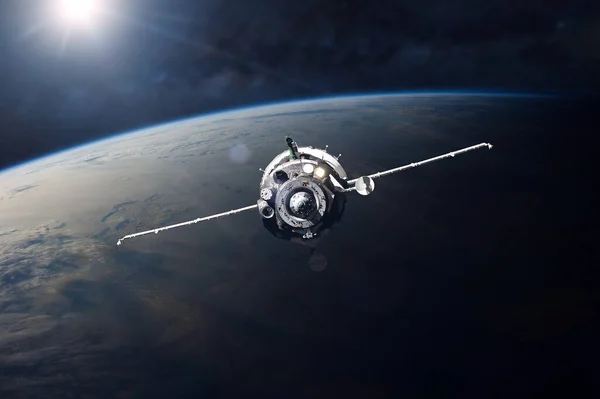 Uydu Uzaya Fırlatılırken Dünya Nın Doğuşu Görüntünün Elementleri Nasa Tarafından — Stok fotoğraf