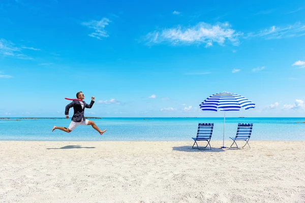 Happy Businessman Running Work Tropical Beach Summer Vacation Concept — Foto de Stock