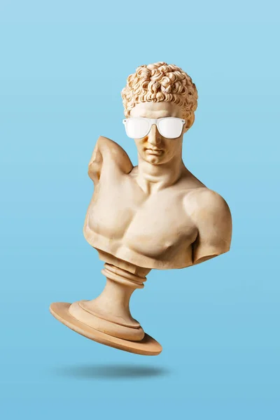 Creative Concept Old Statue Sunglasses Light Blue Background Minimal Party — Foto de Stock