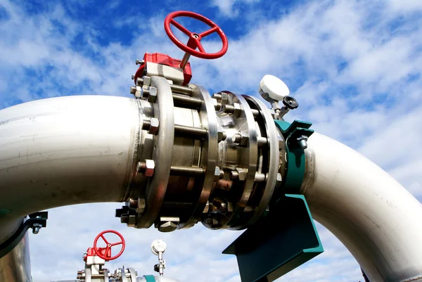Ipari övezet, Acél csővezetékek kék tónusú — Stock Fotó