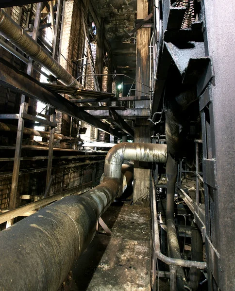 Old creepy, dark, decaying, destructive, dirty factory — Stock Photo, Image