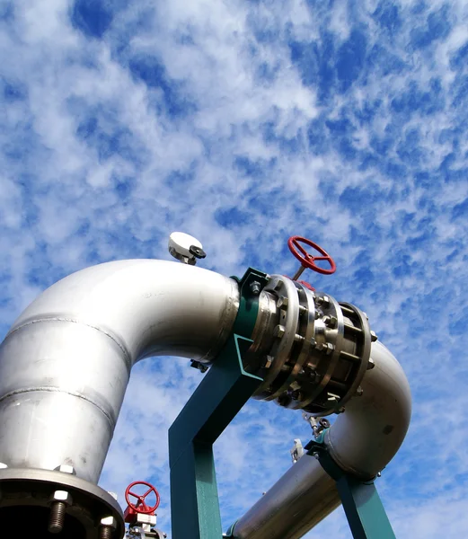 Industrial zone, Steel equipment against blue sky — Stock Photo, Image