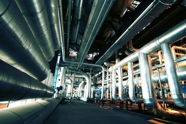 Zone industrielle, pipelines et équipements en acier — Photo