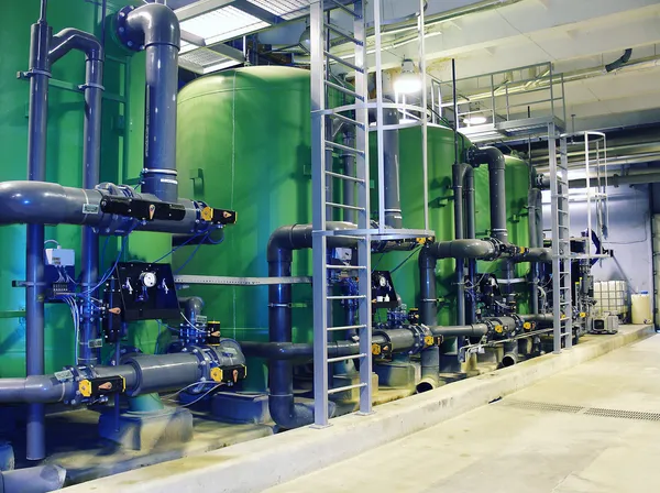 Резервуари для очищення води на електростанції Ліцензійні Стокові Фото