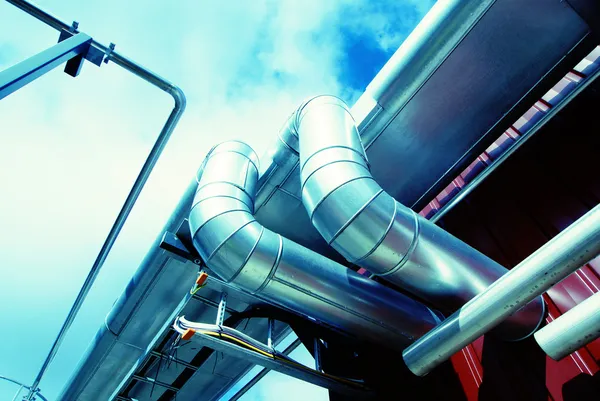 Industrial zone, Steel pipelines and equipment — Stock Photo, Image