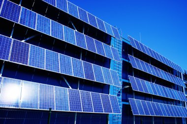 güneş paneli ve yenilenebilir enerji