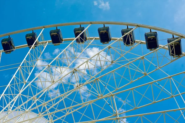 Moder ferris wheel — Stock Photo, Image