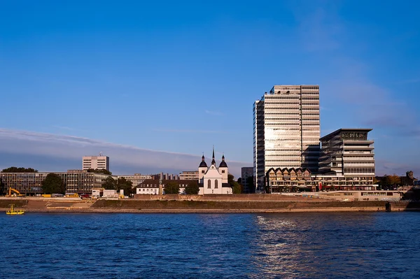 Le bord de la rivière de Cologne — Photo