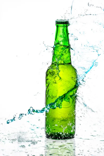 Beer bottle with water splash — Stock Photo, Image