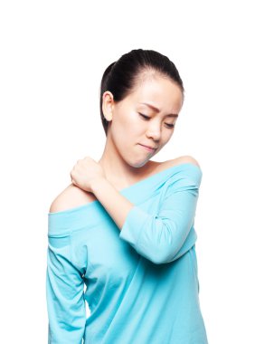 Asyalı kadınlar omuz ağrısı