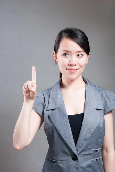 Mujer de negocios serio haciendo señal de stop sobre blanco, se centran en han — Foto de Stock