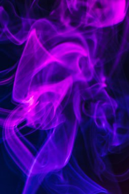 duman gibi kırmızı dans