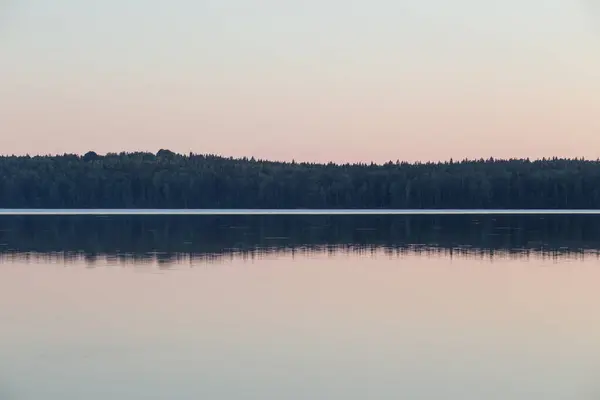 Ruhiger Waldsee Nach Sonnenuntergang — Stockfoto