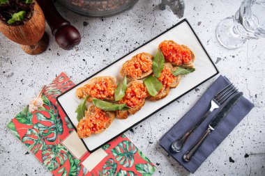 Gurme domates bruschetta aperatif tabağı