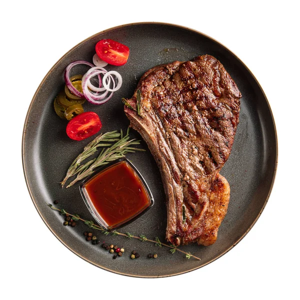 Assiette isolée de steak de boeuf grillé — Photo
