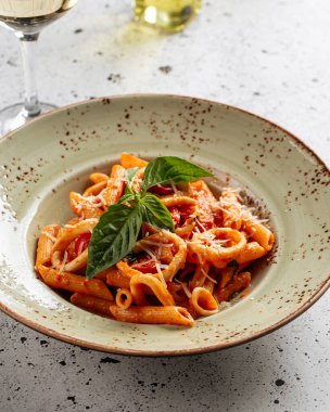 Deniz mahsulleri makarna tabağının yan görüntüsü