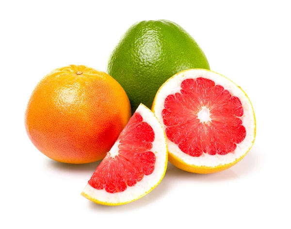 Grapefruits auf weißem Hintergrund — Stockfoto