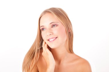 güzel sağlıklı genç sarışın bir kadın portresi