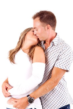 sevgi dolu çift kucaklayan