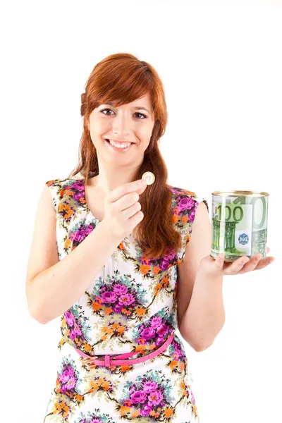 Femme heureuse montrant Euros billets de monnaie — Photo