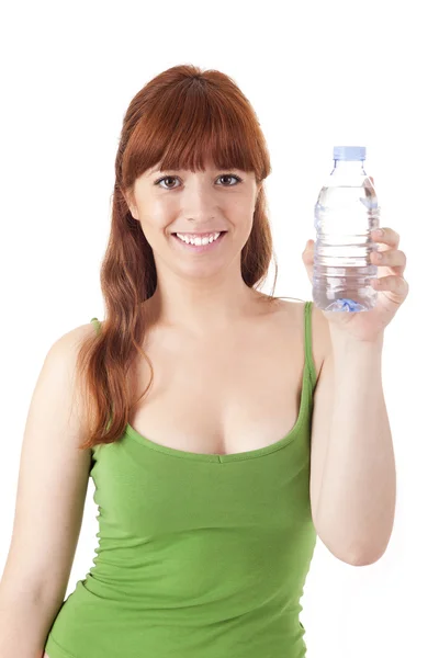 Belle jeune femme tenant une bouteille d'eau — Photo