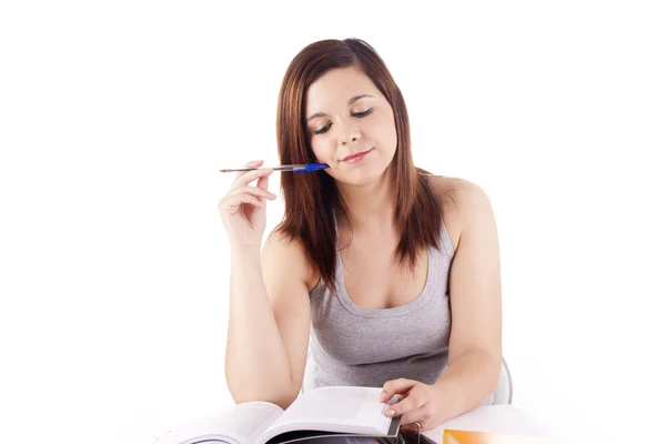 Junge Frau studiert — Stockfoto