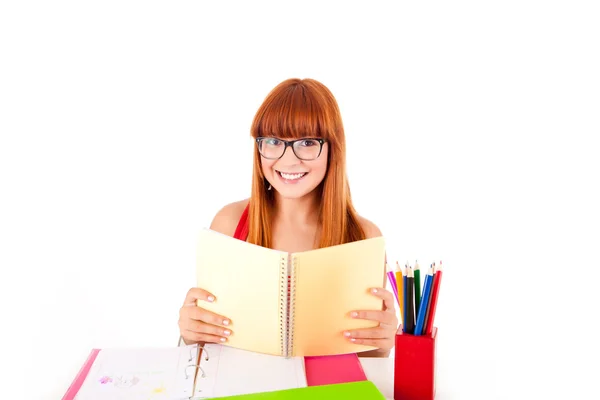 Université fille tenant un sac d'école et souriant — Photo