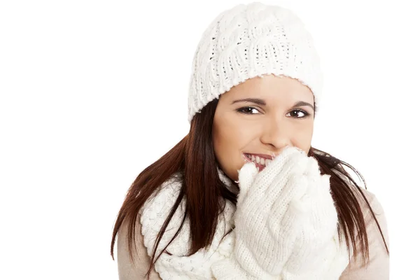 Mujer hermosa vistiendo ropa de invierno —  Fotos de Stock