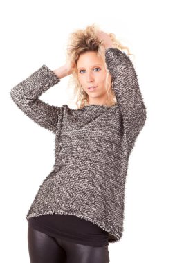 güzel sarışın kadın kılığında